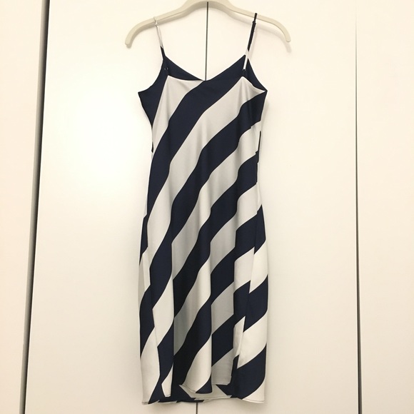 Banana Republic asymmetrical white/navy slip dress - Picture 3 of 7